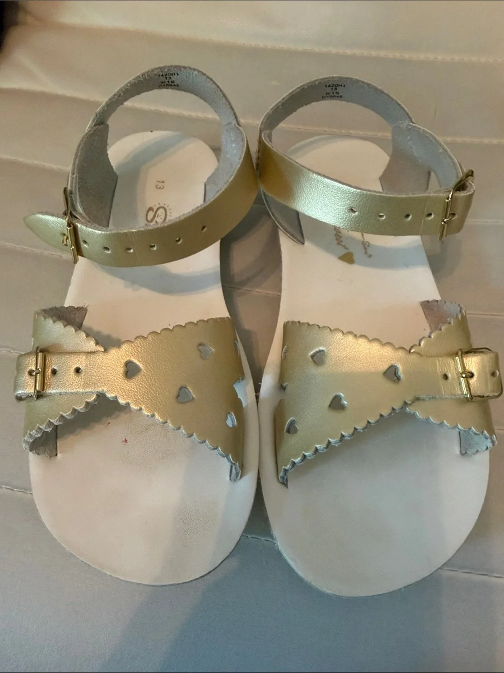 Salt Water Sun San Sweetheart Girls Metallic Gold Heart Strap Sandals size 14